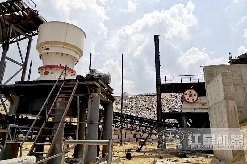 顎破搭配單缸圓錐破現(xiàn)場(chǎng)