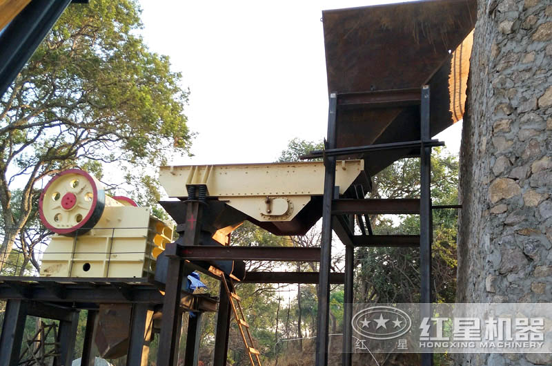 顎式粉碎機作業現場 顎式粉碎機作業現場
