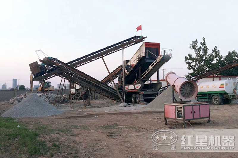 建筑垃圾工地分類機(jī)器處理現(xiàn)場(chǎng)