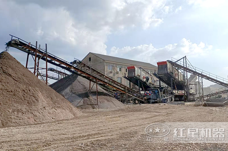 玄武巖移動破碎機現場 玄武巖移動破碎機現場