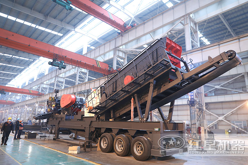 紅星移動石子破碎機車間