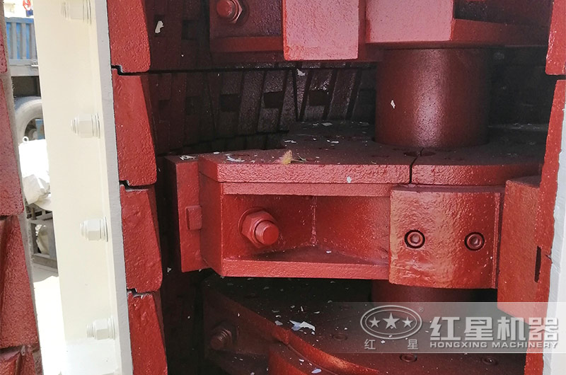 復(fù)合破碎機(jī)錘頭和襯板 復(fù)合破碎機(jī)錘頭和襯板