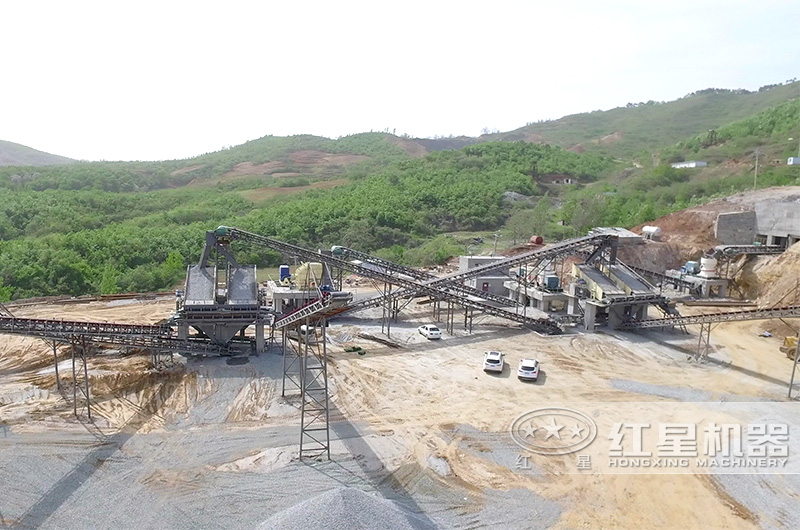 客戶(hù)時(shí)產(chǎn)600噸石料生產(chǎn)線(xiàn)現(xiàn)場(chǎng) 客戶(hù)時(shí)產(chǎn)600噸石料生產(chǎn)線(xiàn)現(xiàn)場(chǎng)