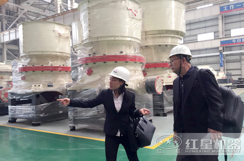 圓錐破碎機(jī)車(chē)間 圓錐破碎機(jī)車(chē)間