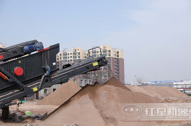 西安履帶移動建筑垃圾破碎機(jī)成品 西安履帶移動建筑垃圾破碎機(jī)成品