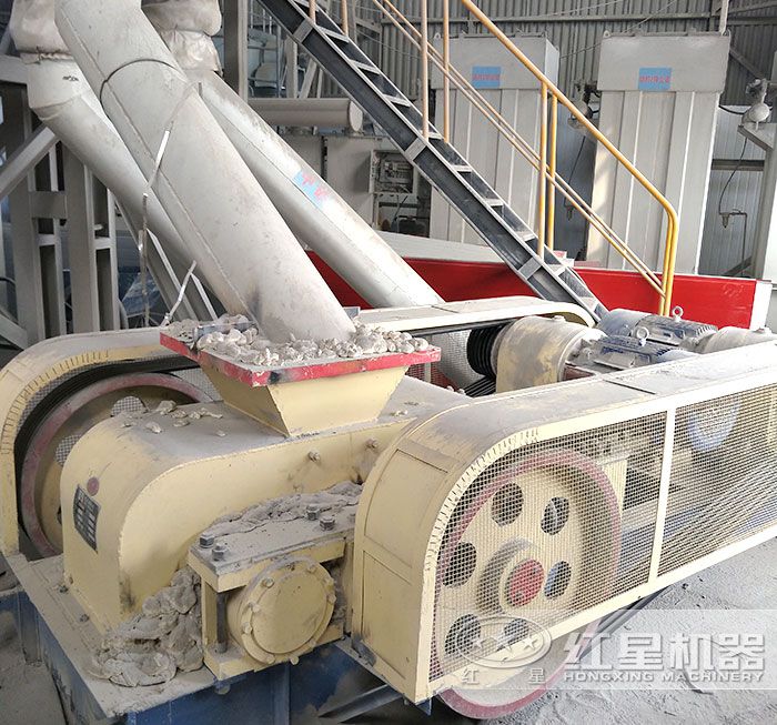 小型對(duì)輥機(jī)粉碎物料細(xì)節(jié)圖