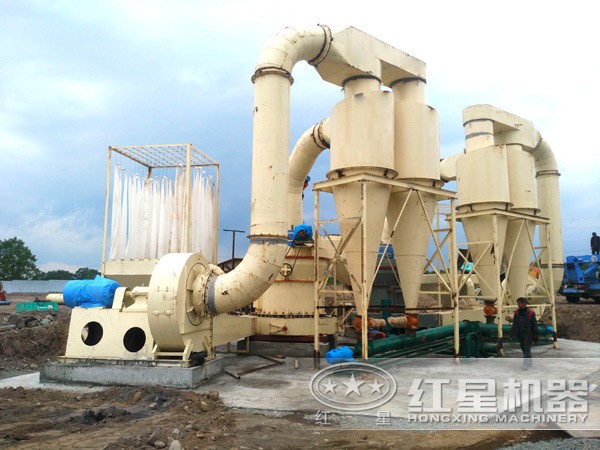 碳酸鈣粉加工生產(chǎn)現(xiàn)場(chǎng)