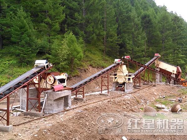 85tph歐版礦石破碎機(jī)現(xiàn)場(chǎng)圖 85tph歐版礦石破碎機(jī)現(xiàn)場(chǎng)圖