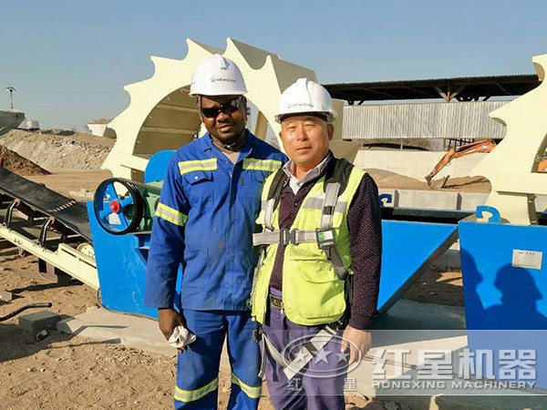 河卵石破碎制砂洗砂，客戶現(xiàn)場(chǎng)