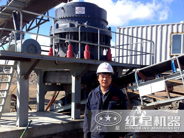 花崗巖圓錐破作業現場圖