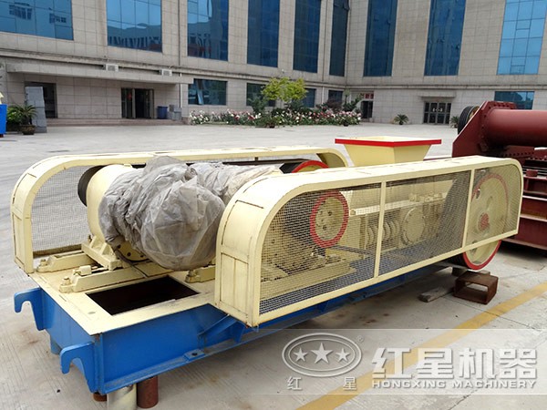 對(duì)輥破碎機(jī) 對(duì)輥破碎機(jī)