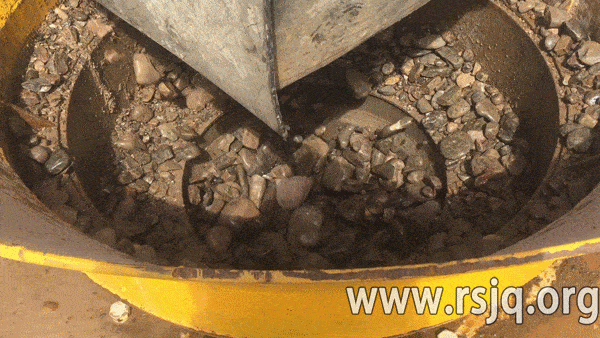 圓錐破碎機破碎鵝卵石