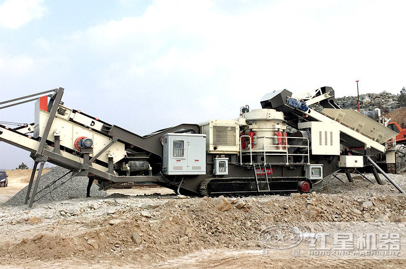 履帶式圓錐破碎機(jī)碎石現(xiàn)場(chǎng) 履帶式圓錐破碎機(jī)碎石現(xiàn)場(chǎng)