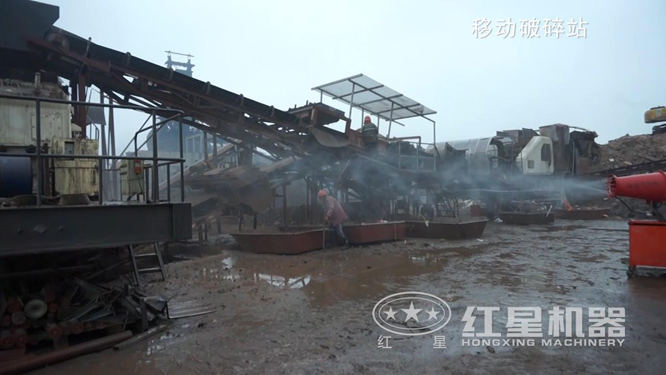 移動式建筑垃圾破碎機(jī) 移動式建筑垃圾破碎機(jī)