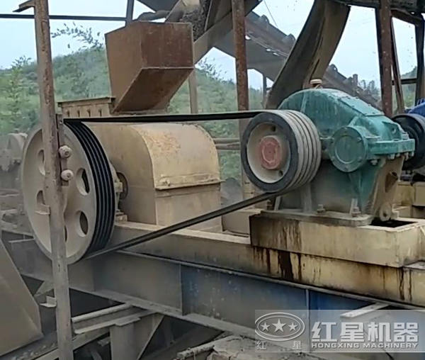 對輥式破碎機安裝試車