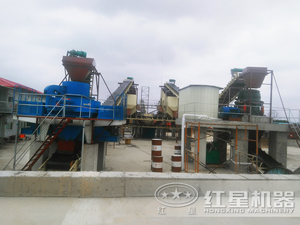 風(fēng)化石制砂生產(chǎn)線現(xiàn)場