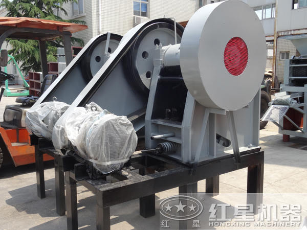 pe200-300側面圖,搭載7.5kw電動機 pe200-300側面圖,搭載7.5kw電動機