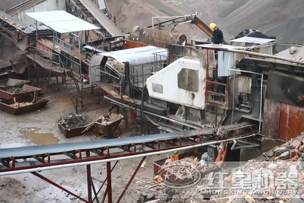 顎式移動(dòng)破碎機(jī)用來(lái)破碎建筑垃圾 顎式移動(dòng)破碎機(jī)用來(lái)破碎建筑垃圾