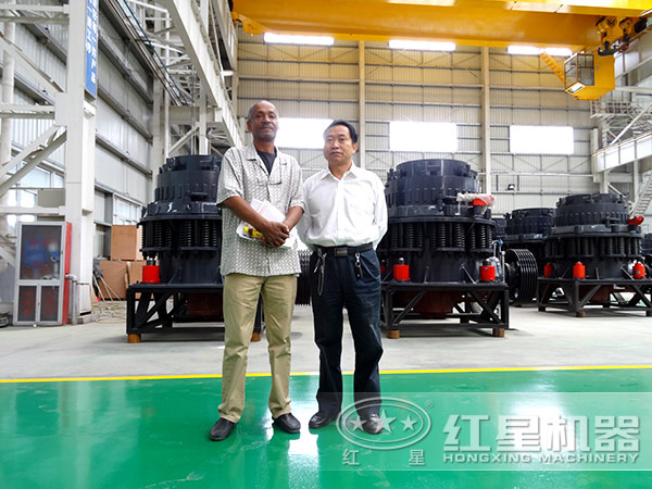 紅星機器圓錐破碎機車間 紅星機器圓錐破碎機車間