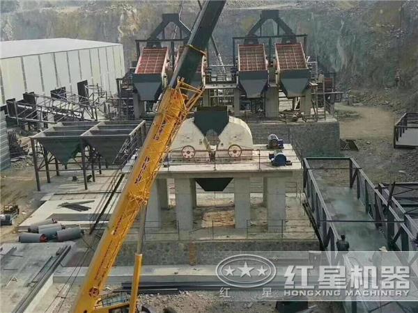 800t/h山石子碎石機現場作業圖