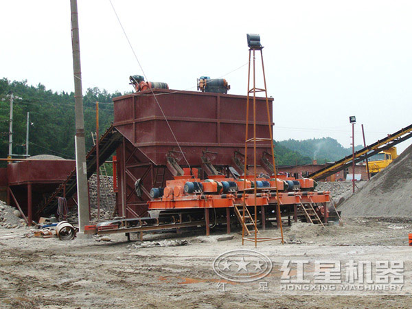 多臺對輥破碎機工作客戶現場 多臺對輥破碎機工作客戶現場