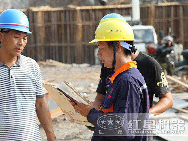 日產(chǎn)2000方河石破碎篩分一體機(jī)現(xiàn)場(chǎng)安裝圖 日產(chǎn)2000方河石破碎篩分一體機(jī)現(xiàn)場(chǎng)安裝圖