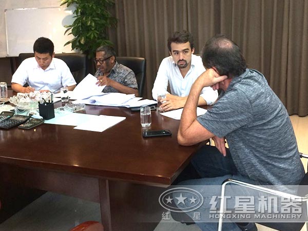 紅星玄武巖破碎機(jī)生產(chǎn)線質(zhì)優(yōu)價(jià)廉與印度尼西亞達(dá)成合作協(xié)議 紅星玄武巖破碎機(jī)生產(chǎn)線質(zhì)優(yōu)價(jià)廉與印度尼西亞達(dá)成合作協(xié)議