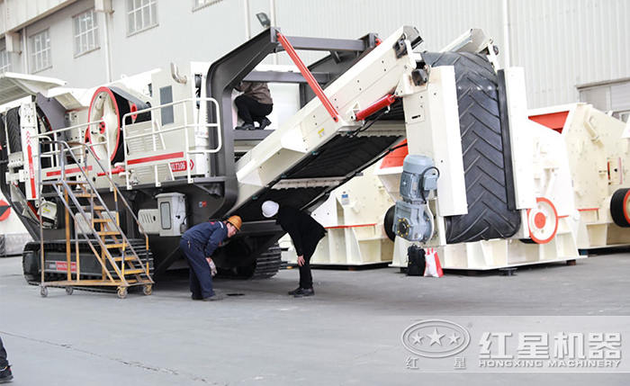 客戶參觀移動碎石機圖 客戶參觀移動碎石機圖