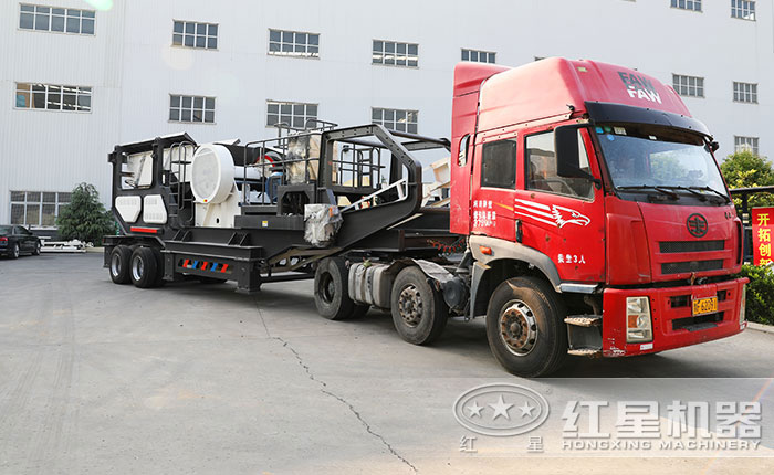 移動碎石機廠區(qū)發(fā)貨圖