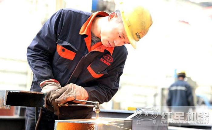 專業的設備生產員 專業的設備生產員