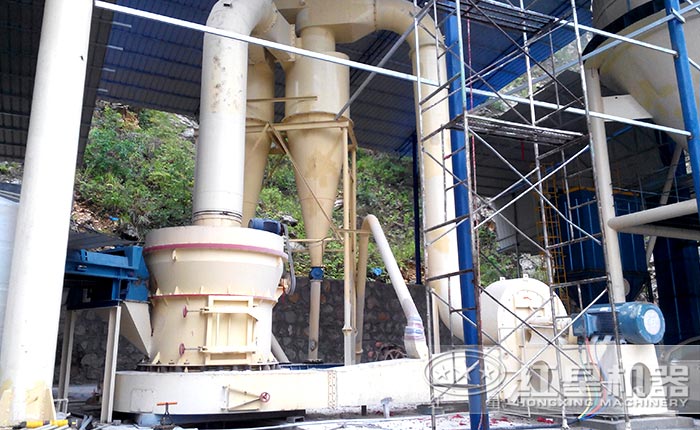 磨粉機(jī)現(xiàn)場(chǎng) 磨粉機(jī)現(xiàn)場(chǎng)