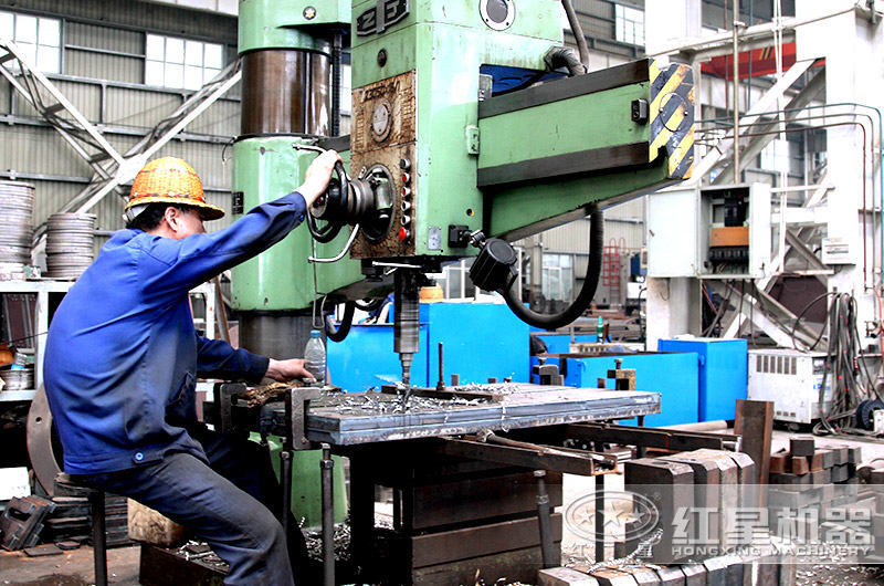 紅星技術工人作業(yè)實拍 紅星技術工人作業(yè)實拍