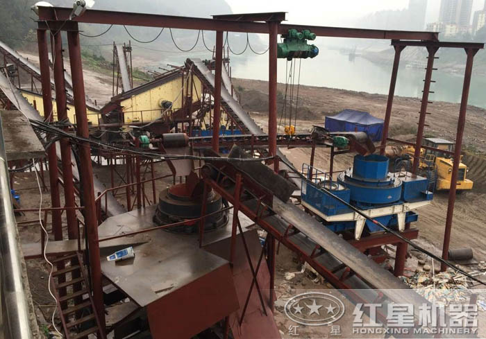 河石破碎制砂現場