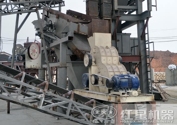 時產300噸煤塊破碎生產 時產300噸煤塊破碎生產