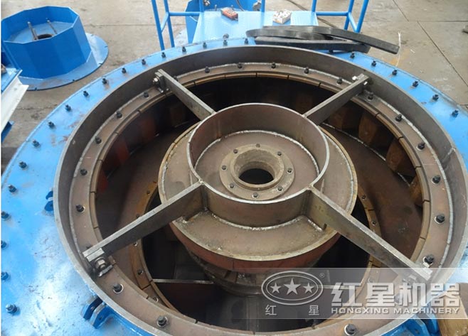 沖擊制沙機進料口細節(jié)展示 沖擊制沙機進料口細節(jié)展示