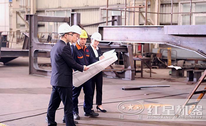紅星技術(shù)人員車間現(xiàn)場(chǎng)指導(dǎo)