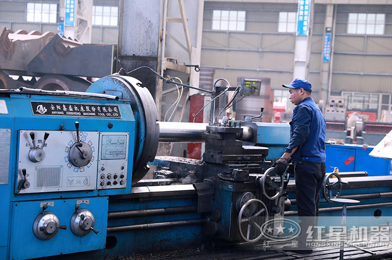 紅星生產工人車間作業 紅星生產工人車間作業