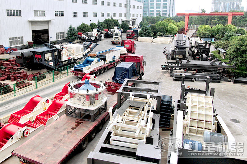 可移動石子破碎機廠區(qū)發(fā)貨現(xiàn)場 可移動石子破碎機廠區(qū)發(fā)貨現(xiàn)場