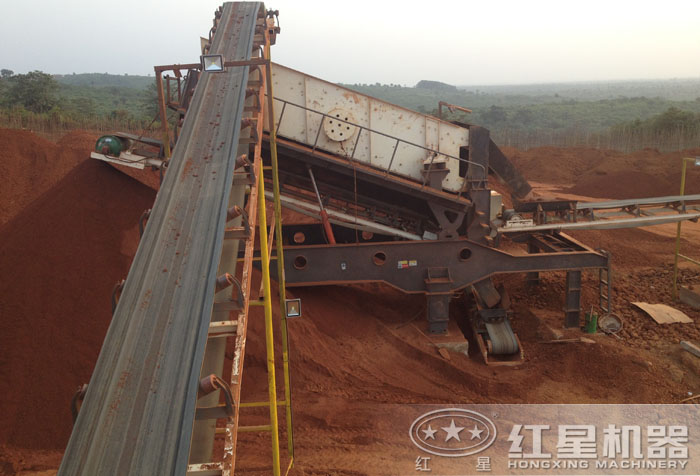 移動(dòng)篩分站篩分現(xiàn)場 移動(dòng)篩分站篩分現(xiàn)場