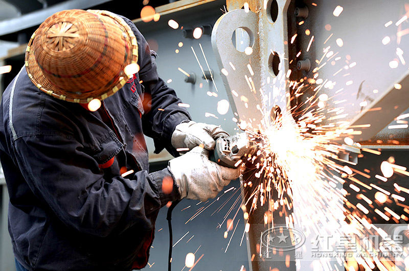 紅星車間工人作業(yè)
