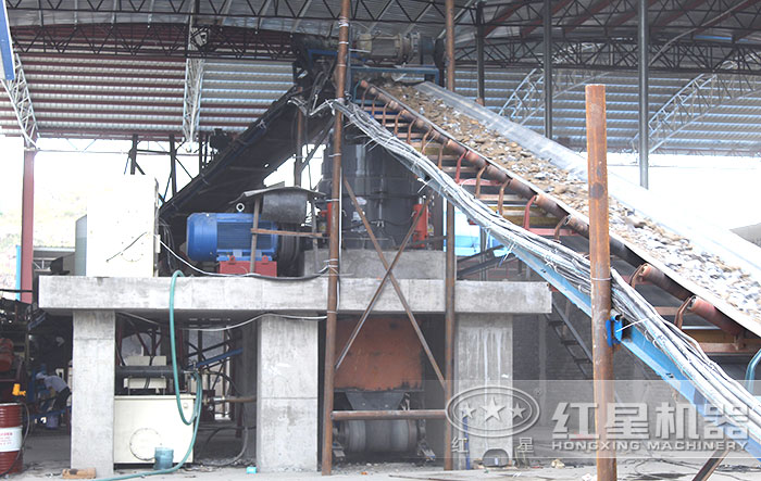 經過鄂式破碎機加工之后的物料再次細碎