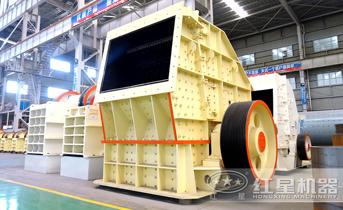 大型反擊式破碎機(jī) 大型反擊式破碎機(jī)