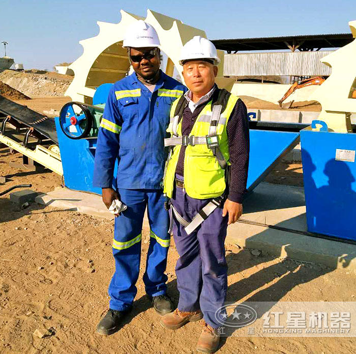 贊比亞利文斯敦大型洗砂機運行現(xiàn)場工作人員