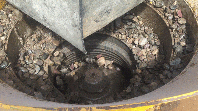 單缸圓錐破碎機(jī)破碎河卵石演示