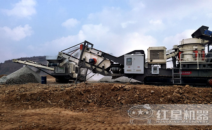 履帶移動制沙現(xiàn)場 履帶移動制沙現(xiàn)場