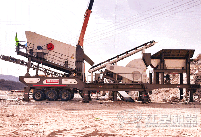 移動(dòng)重錘式磕石機(jī)施工作業(yè)現(xiàn)場