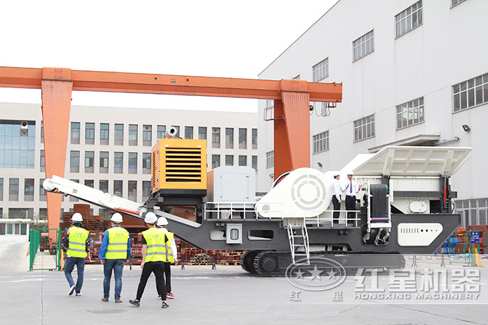 用戶參觀建筑垃圾處理設備