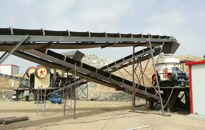 時產300噸石子破碎生產線現場 時產300噸石子破碎生產線現場