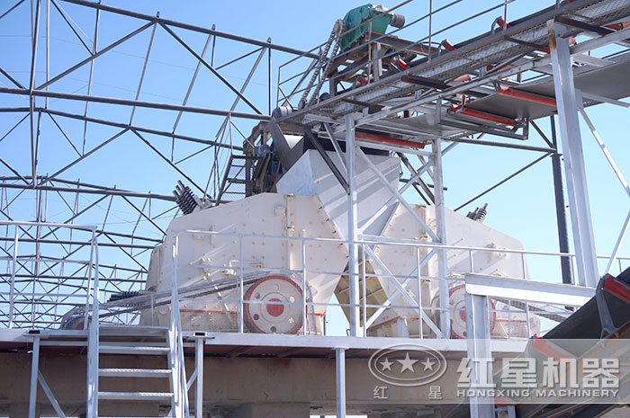 2臺反擊式破碎機