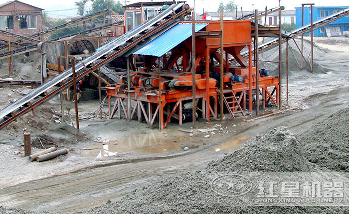 對(duì)輥式破碎機(jī)破碎鵝卵石原料 對(duì)輥式破碎機(jī)破碎鵝卵石原料